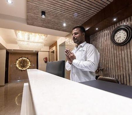 Hotel Emerald Inn Бхопал Экстерьер фото