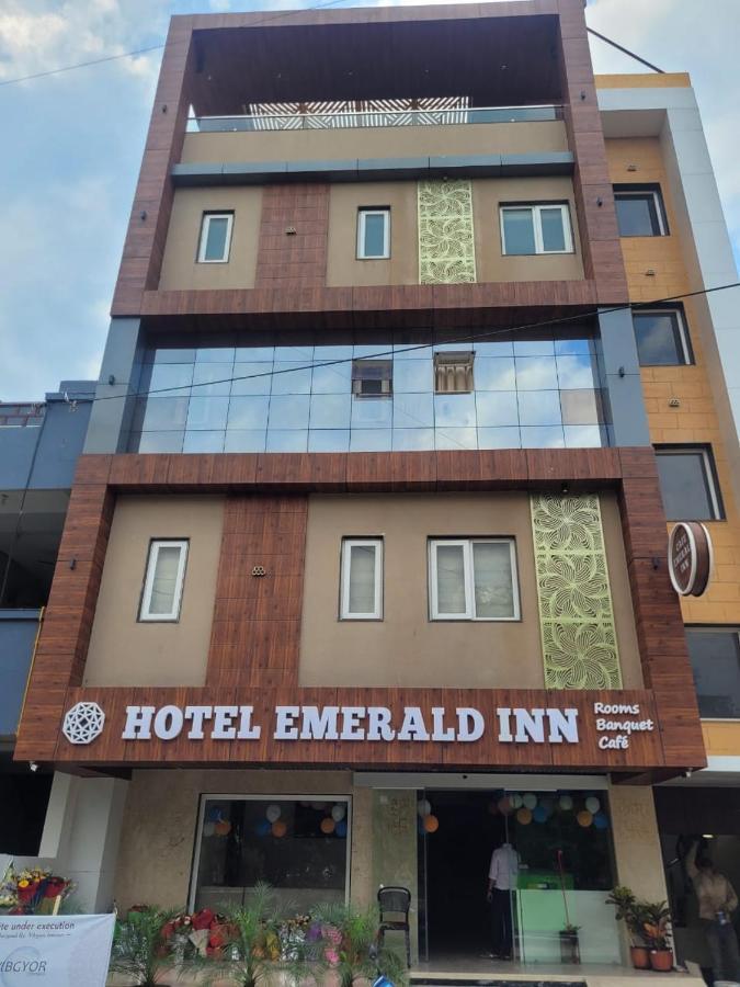 Hotel Emerald Inn Бхопал Экстерьер фото