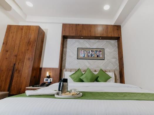 Hotel Emerald Inn Бхопал Экстерьер фото