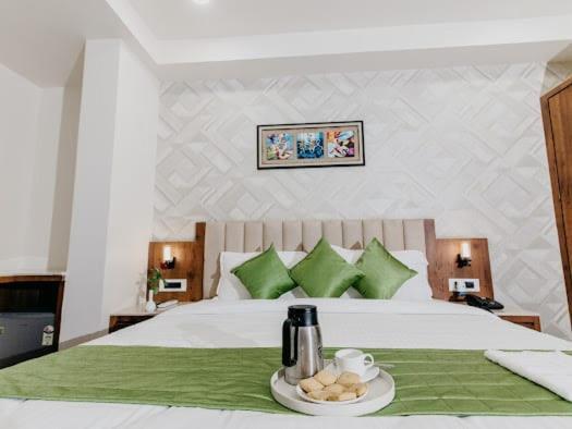 Hotel Emerald Inn Бхопал Экстерьер фото