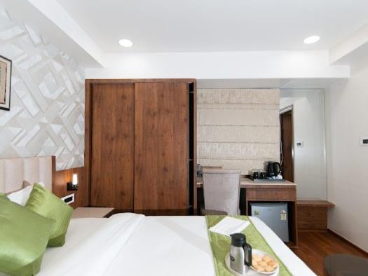 Hotel Emerald Inn Бхопал Экстерьер фото